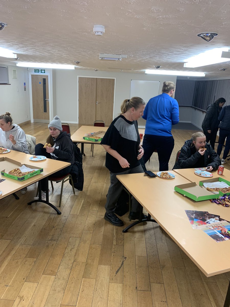 Another night, another CPD with <a href="/leicsfa/">Leicestershire FA</a> Female Coach Development group #pizza and talking all things football good to catch up with <a href="/Pujarana79/">Puja Rana</a> and <a href="/leah_grant4/">Leah Grant</a> who continually work to support the women’s game 👏🏼