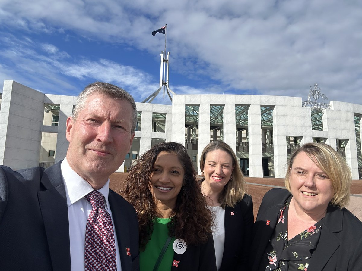 Bright and early at #ParliamentHouse for advocacy for #KidneyHealthForAll @KidneyHealth @ANZSN @forbestweets @Breonny1