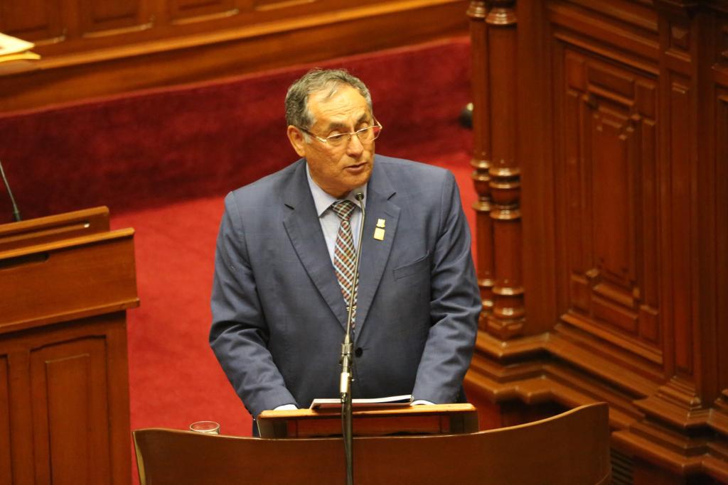 Ministro Oscar Vera Gargurevich responde el pliego interpelatorio de 55 preguntas respecto a la contaminación de las cuencas de los ríos Llallimayo, Jatun Ayllu y Chacapalca, región Puno, en el pleno del @congresoperu.