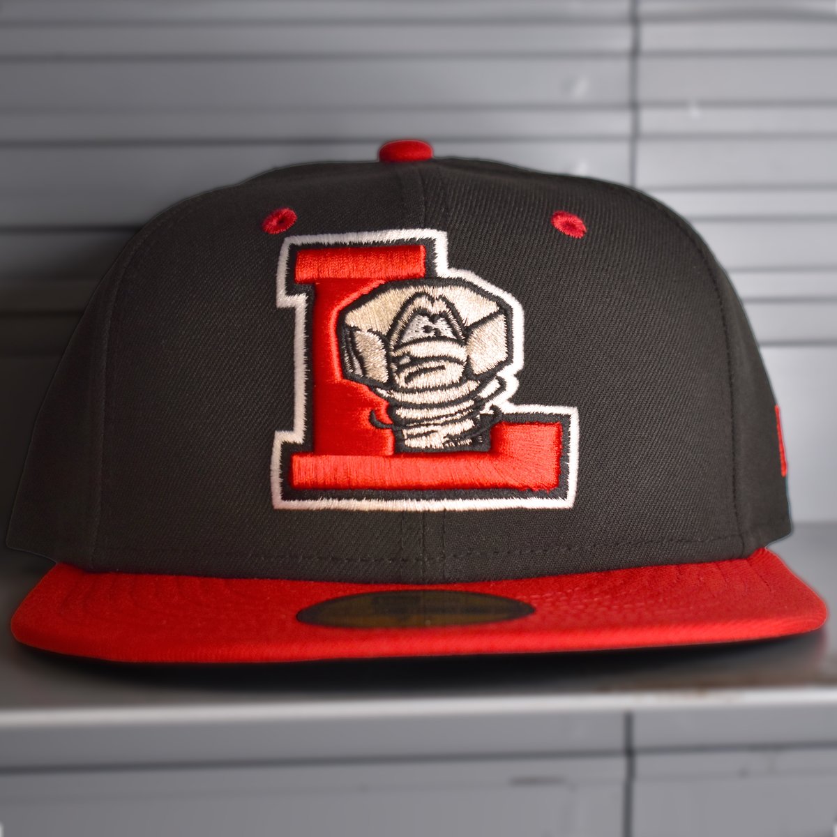 The moment you've all been waiting for... the first hat reveal is here❗️🙊 Now introducing, a blast from the past, unheard of since 2006, the 𝐁𝐥𝐨𝐜𝐤 𝐋❗️ The Lugnuts second official alternate logo beginning with the 2⃣0⃣2⃣4⃣ season❗️🔩 *final hat will be revealed @ 2pm*