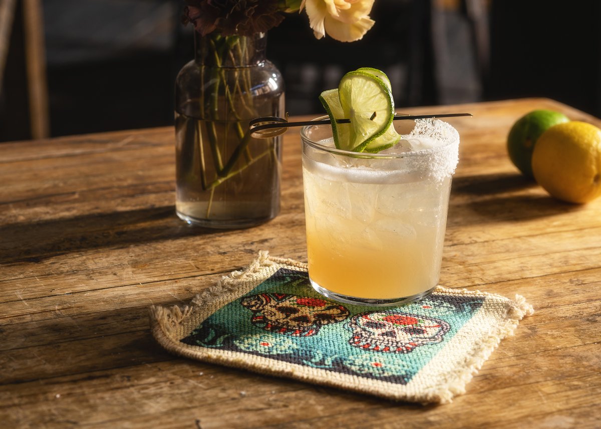 Sip into the weekend with a touch of Mona magic! 🍹✨ Introducing the "Mona Rita" at La Mona Rosa — a perfect blend of tequila blanco, Cointreau, lime, and agave. A taste of pure delight in every sip!