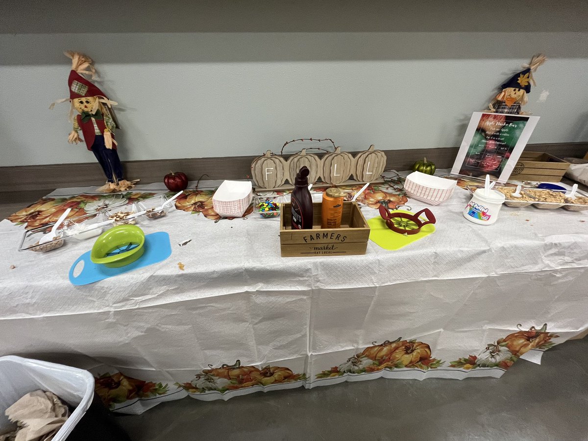 Continuing to build our new teacher support at Collins! Our fall mentor and mentee meeting included some new conversations and an apple bar! We appreciate our new teachers! <a href="/DVISD_HR/">Del Valle ISD - Human Resources</a>