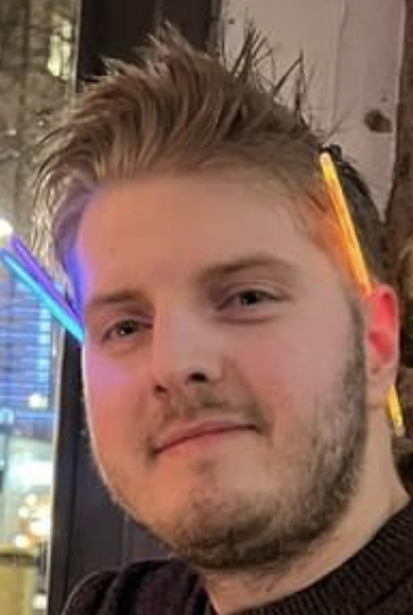 alexpasmaa's tweet photo. Eller en person jag inte är lik https://t.co/9FQdaPPNhB