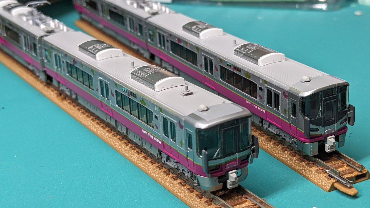 ハピラインふくいのNゲージ521系完成。 カトー製品の塗替えで、室内灯