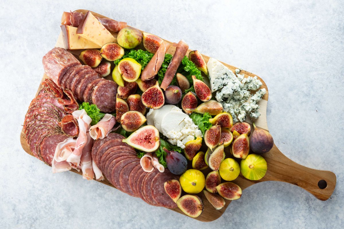 'Tis the season for #GrazingBoards! With all the fun holiday festivities coming up, we want you to feel ready and confident to create the best grazing board there is! melissas.com/pages/how-to-c… #melissasproduce