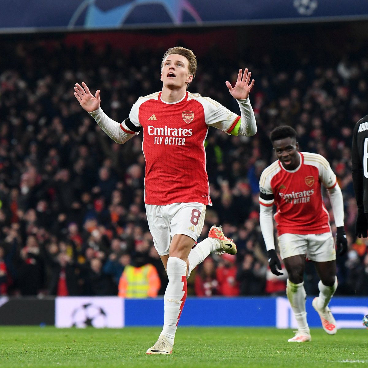 Footy_Disciples's tweet photo. UCL Round-Up Match Day 5 FT. 🍿

Arsenal 6-0 Lens
Real Madrid 4-2 Napoli
RB Salzburg 0-0 Real Sociedad
Benfica 3-3 Inter 
Bayern Múnich 0-0 Copenhagen 
Braga 1-1 Unión Berlín 

Incredibly Entertaining Day of Football ⚽️

#UCL #UEFAChampionsLeague https://t.co/1gxZVjWvKn
