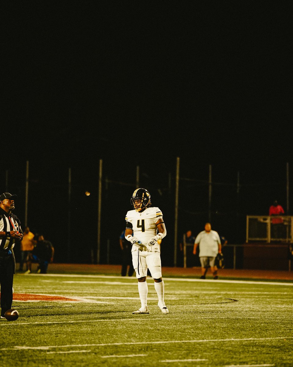 Senior Szn 💡

hudl.com/v/2Meprm