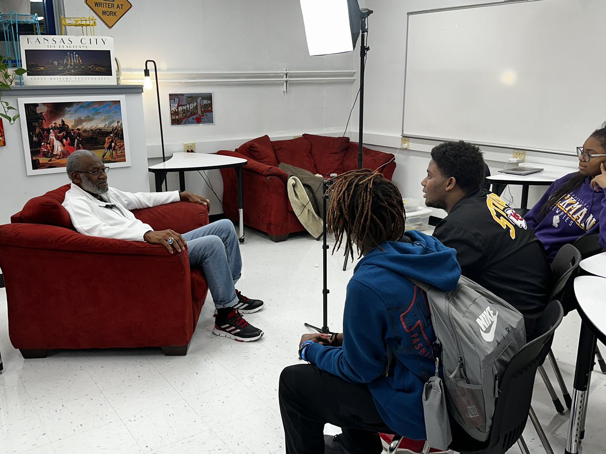 GHS had a special guest this afternoon. NFL Hall of Famer and former Chiefs linebacker, Bobby Bell, was interviewed by some of our KC History students. What an incredible experience for them!  #ignitevision #owntomorrow