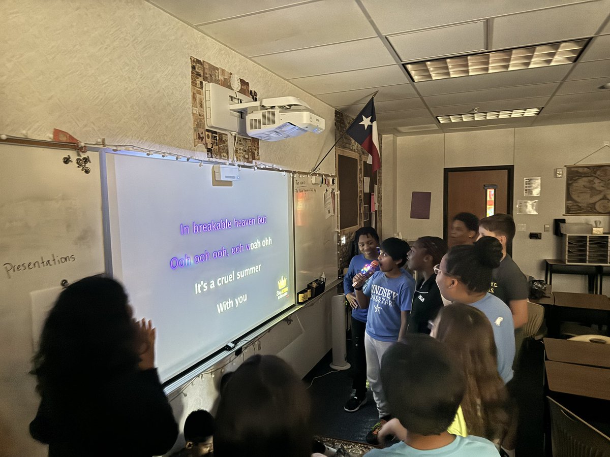 Ms_Rivers_'s tweet photo. Just a few pictures from 6th grade lately. I love this age group so much 😂 #6thgradeisthebestgrade @LindseyElem https://t.co/SjceettNK2