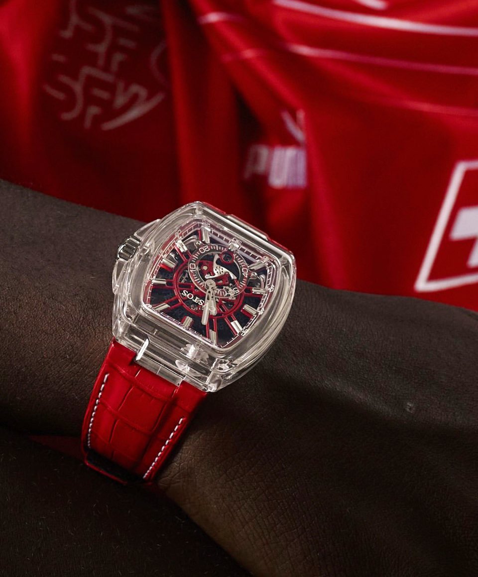 #Christmas #red…just in #time for the #holidays 🎄
#CVSTOS 
#WatchWednesday