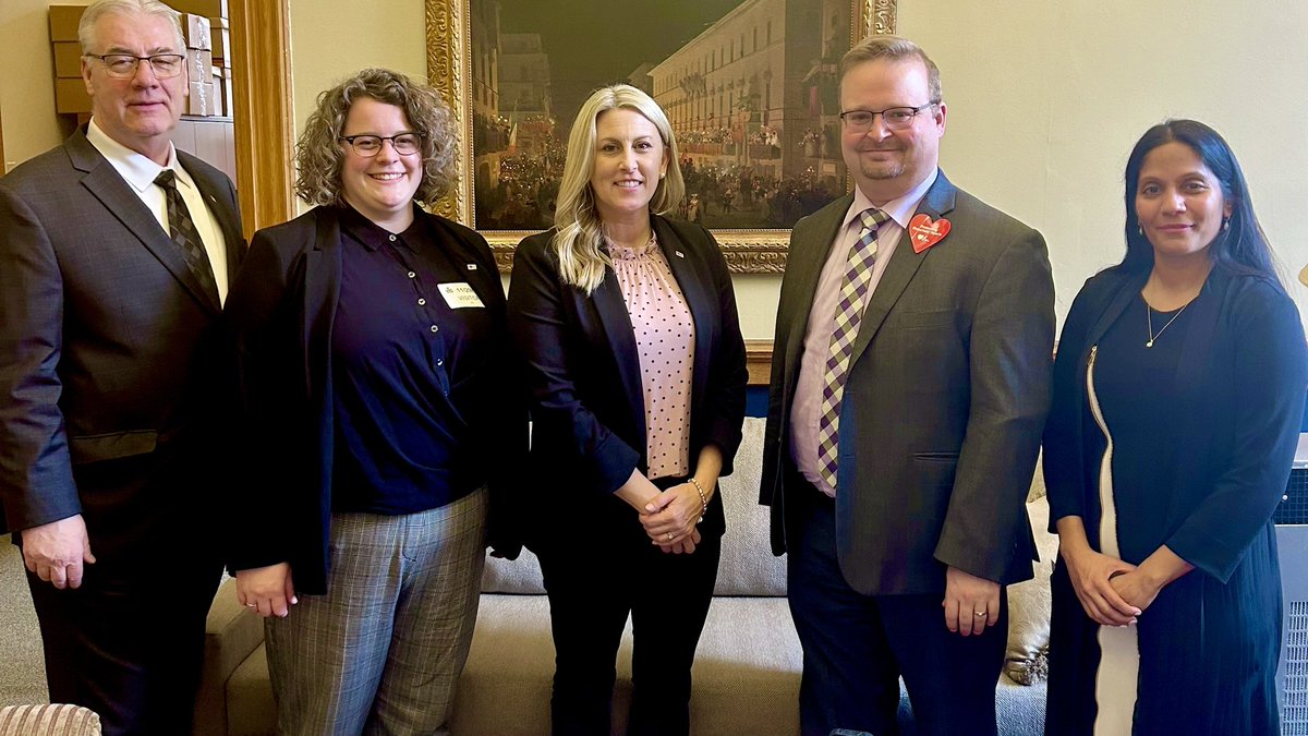 StephenBlais's tweet photo. As a survivor of heart disease 💔 it was a pleasure to meet with representatives from @HeartandStroke to discuss opportunities to improve access to heart failure testing and create a more equitable healthcare system in #Ontario. https://t.co/HOR7xcNZT3