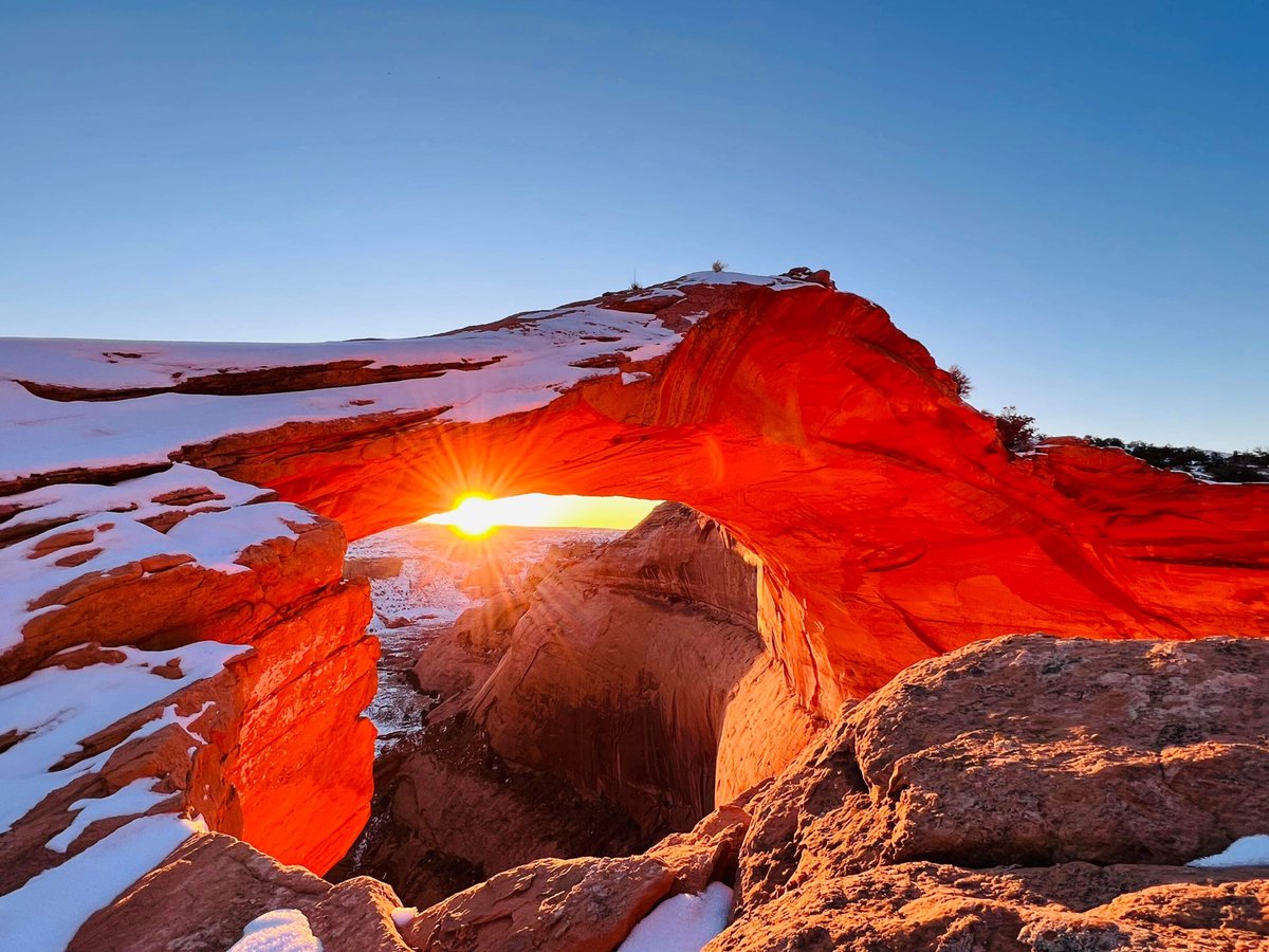 visitpageaz's tweet photo. If you're looking for a unique #Christmas gift, consider gifting your loved one a special sunset tour to #EggshellArch! It's once again the magical time of year when the sun rays bounce perfectly off the canyon wall onto the arch creating a glow.
Book at https://t.co/Wa6oWTcpeZ https://t.co/Fd0oPO1DhJ