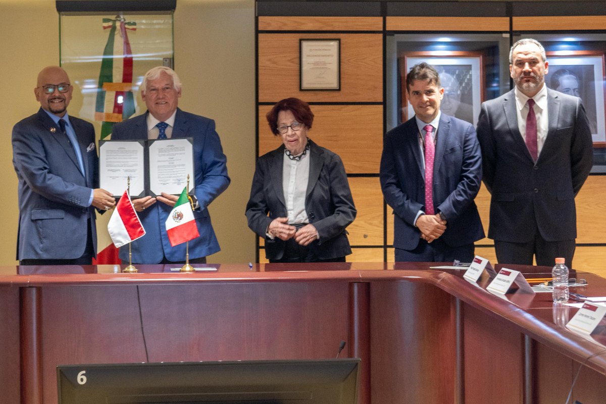 vmva1950's tweet photo. Nos reunimos con el embajador de República de #Indonesia en México, @Cheppy_wartono, p/ formalizar la firma de un memorándum sobre Sistemas de certificación y garantía de la calidad halal p/ productos primarios, c/ lo que damos continuidad y certeza productiva a nuestros mercados https://t.co/gGVpf67d0B