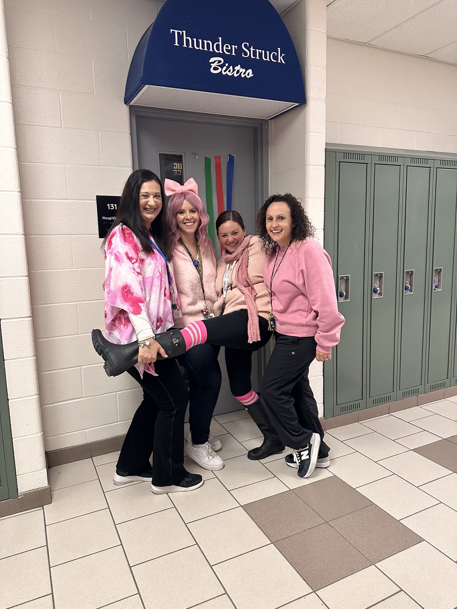 School Spirit at its best today for such a great cause. ⚡️🙌 HSC fundraising! Way to go <a href="/stmikesbolton/">stmikesbolton</a>  <a href="/MsNGalvao/">Nicole Galvao</a> <a href="/MsJCataldo/">J. Cataldo</a> thx <a href="/STMThunder/">St. Michael Thunder</a> student council!  ♥️💙💜💕💚