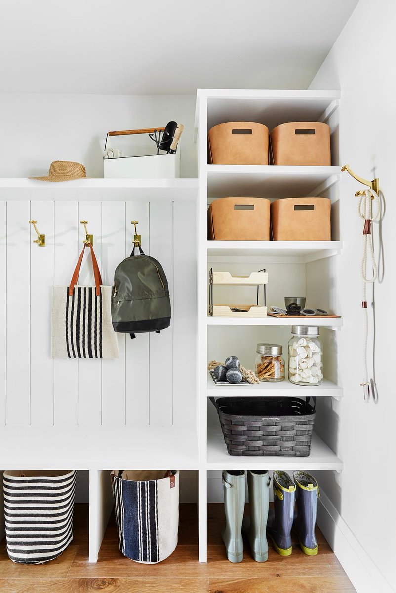 Transform your living space into an organized oasis with our home organization essentials! 🏡✨ From clear storage solutions to sleek shelves, declutter and elevate your home with style. #HomeOrganization #OrganizedLiving #DeclutterWithStyle #SimplifyYourSpace #HomeEssentials