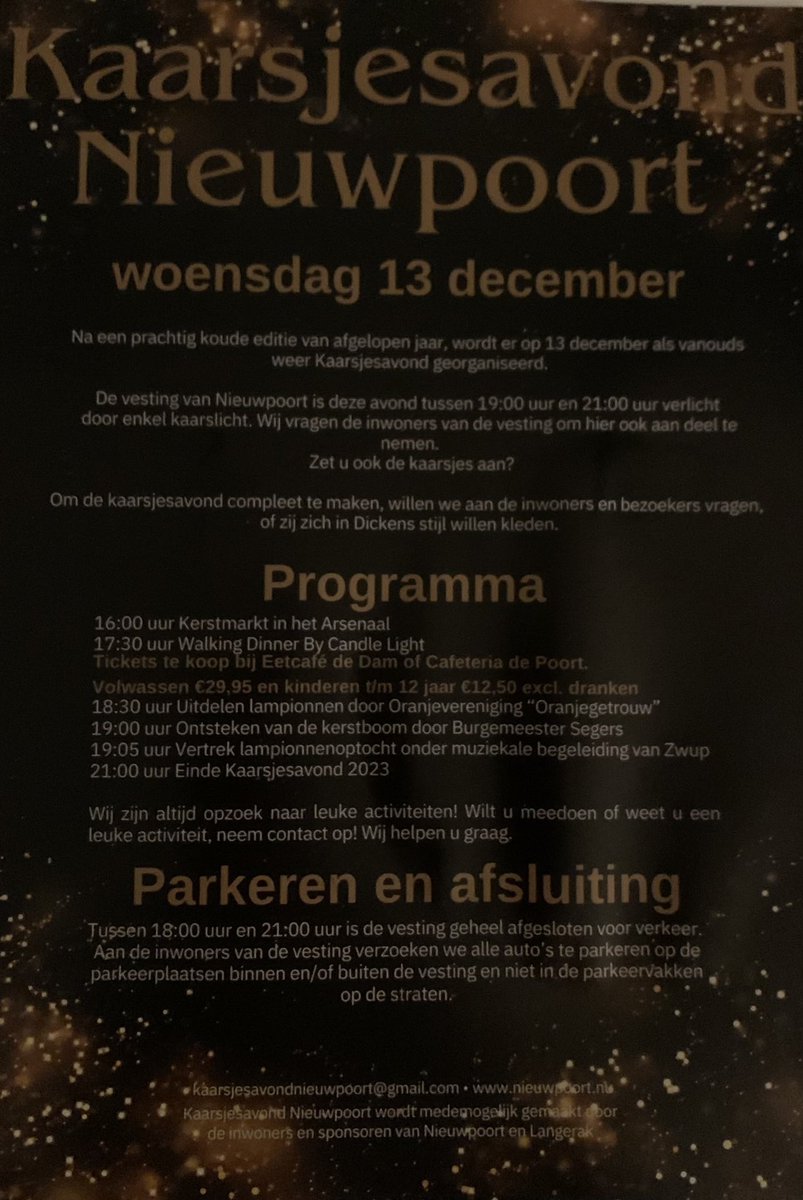 Vanavond al prachtig maar over twee weken nog mooier. De jaarlijkse kaarsjesavond in Nieuwpoort. Ook <a href="/museumN_poort/">Museum Nieuwpoort</a> doet mee. Het programma start al om 16.00 uur met een kerstmarkt in het Arsenaal. Om 19.00 uur ontsteekt <a href="/tcsegers/">Theo Segers</a> de lampjes in de kerstboom voor het museum.