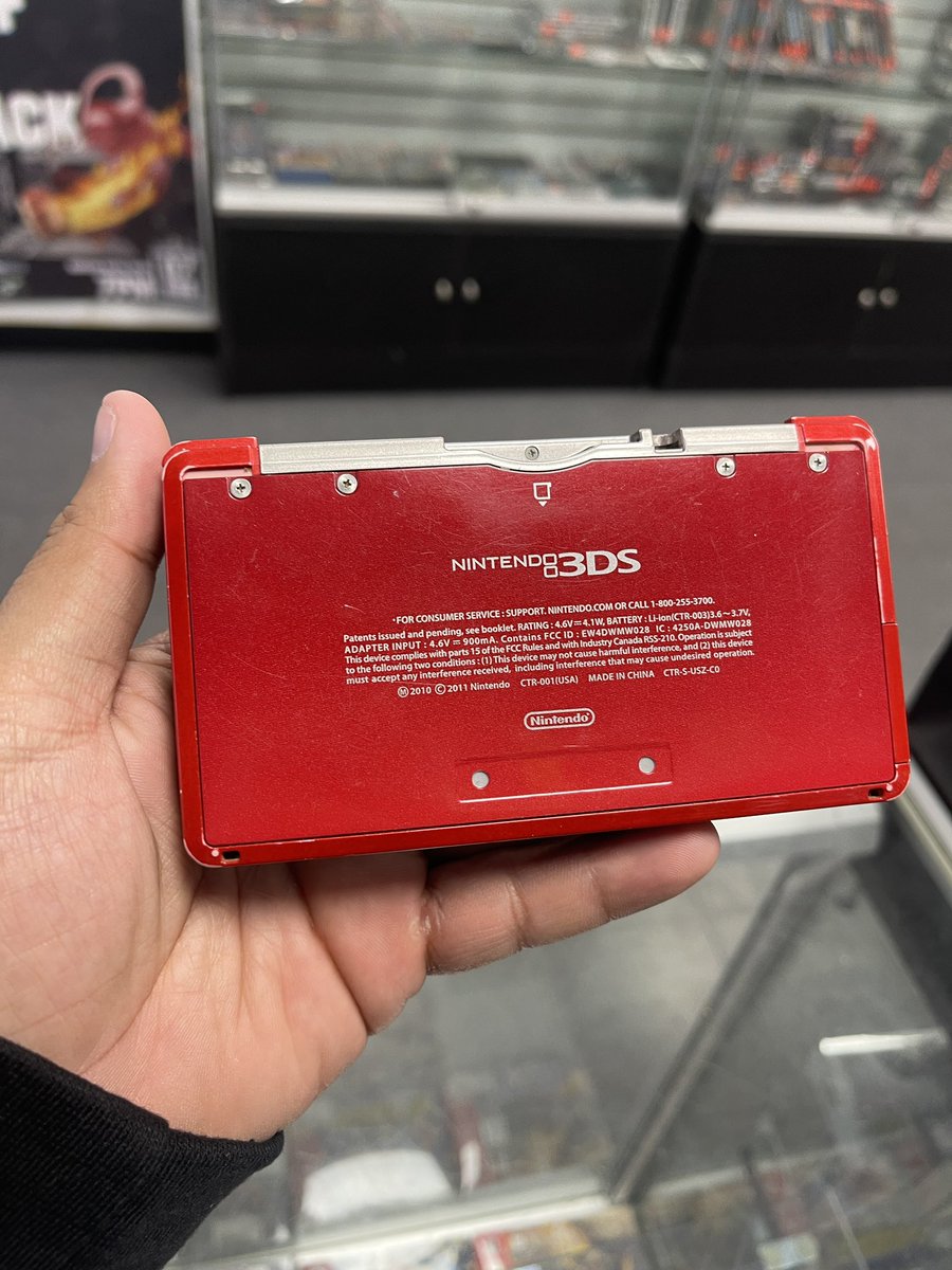 ArcadeBrooklyn's tweet photo. Now available. #3ds #flamered #handheldgaming #onthego https://t.co/rmKkOsB1oe