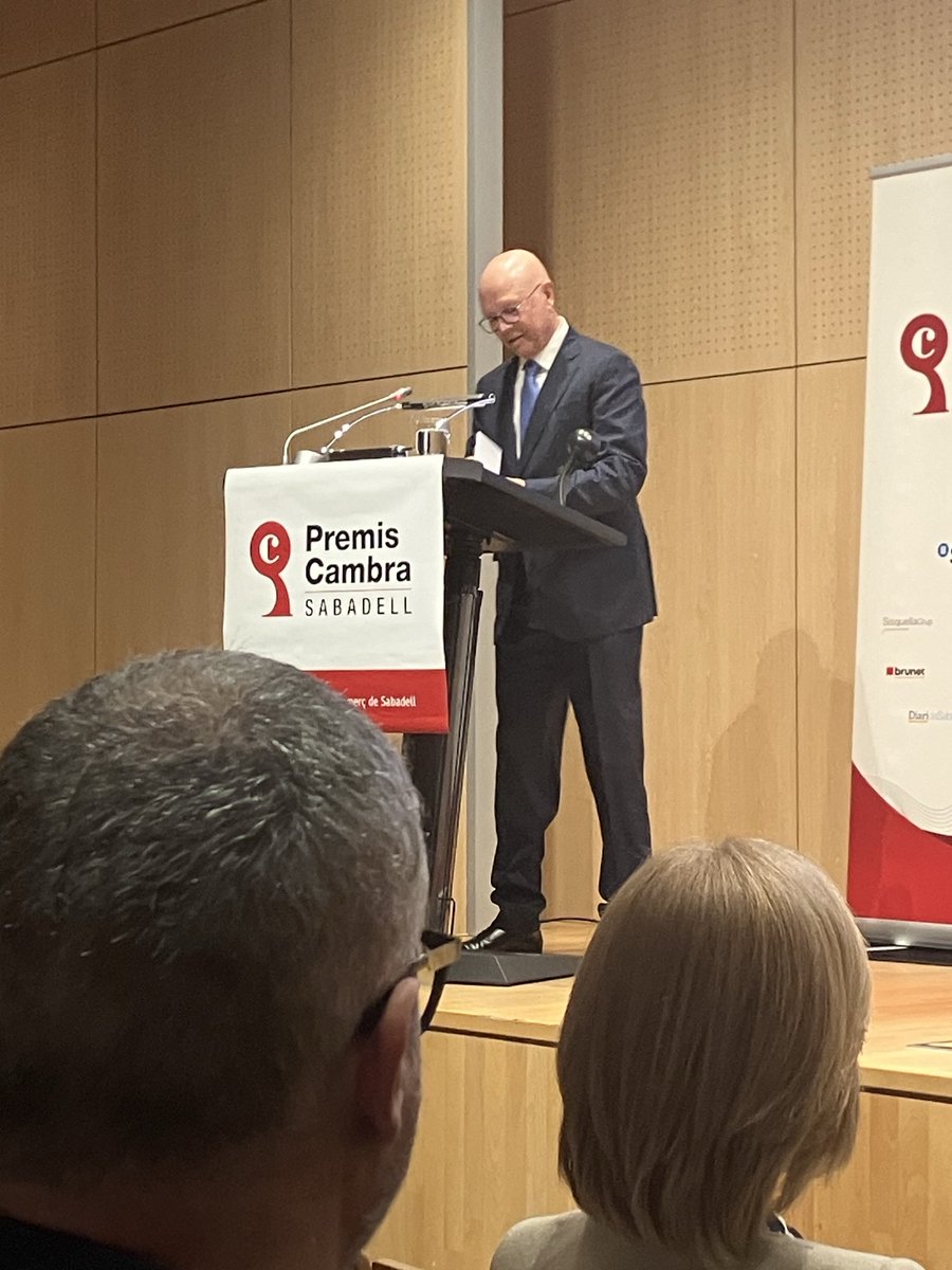 Aquest vespre la ⁦<a href="/CambraSabadell/">Cambra Sabadell</a>⁩ ha cel.lebrat l’acte dels seus Premis Cambra distingin el Sr. Miquel Martí de ⁦<a href="/GrupMoventia/">GrupMoventia</a>⁩ per la seva àmplia i meritòria trajectòria. Felicitats per l’acte i el merescut reconeixement també a la resta de premiats