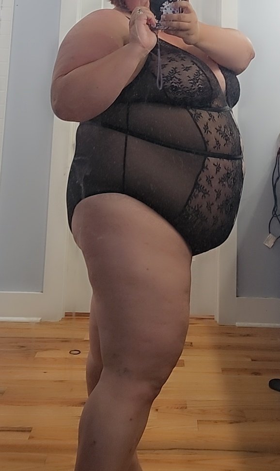 Tica0069's tweet photo. Do you need me to keep you warm on these cold days ahead.... by giving you a little head?!?!?! DM me for more!! https://t.co/0LMgtPnt4q