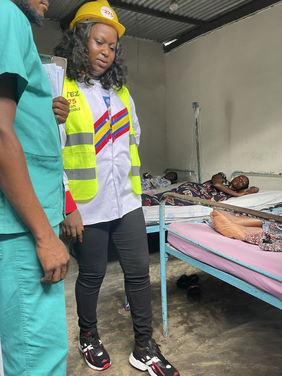 eliediozina1's tweet photo. Visite de Mme @DeborahNda54243 au centre médical et maternité la promesse de Dieu à mikonga. 
Candidate députée nationale de la tshangu numéro 275. Maman eau potable molobeli ya bana tshangu!!!! https://t.co/NeK42sUHHw