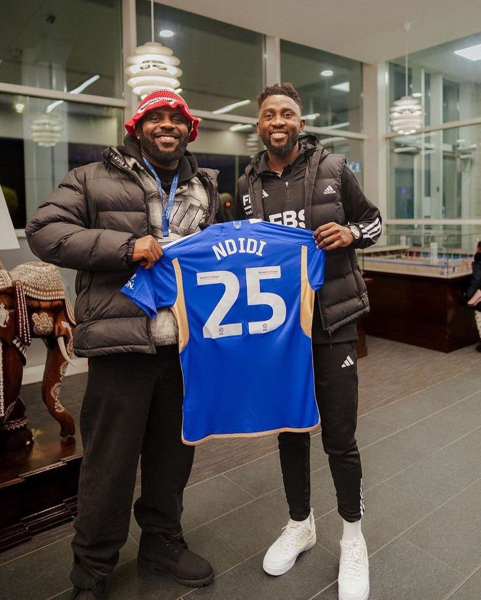 bouncenetworks's tweet photo. Naija Boyz! OdumoduBlvck x Kelechi Iheanacho x Teezee x Wilfred Ndidi link up
#odumodublvck #teezee #kelechiiheanacho #wilfredndidi #afrobeats https://t.co/IXk20Z1goh