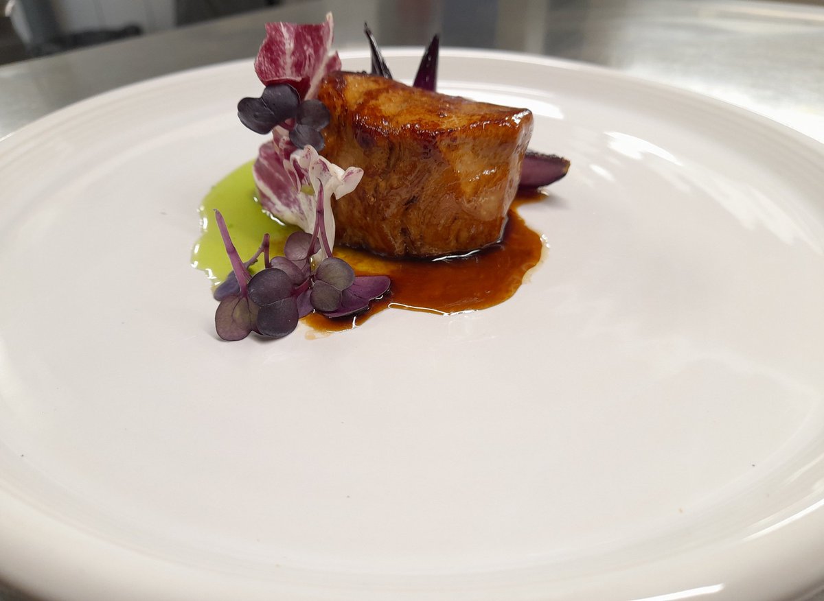 Pork tenderloin with caramelized red onion