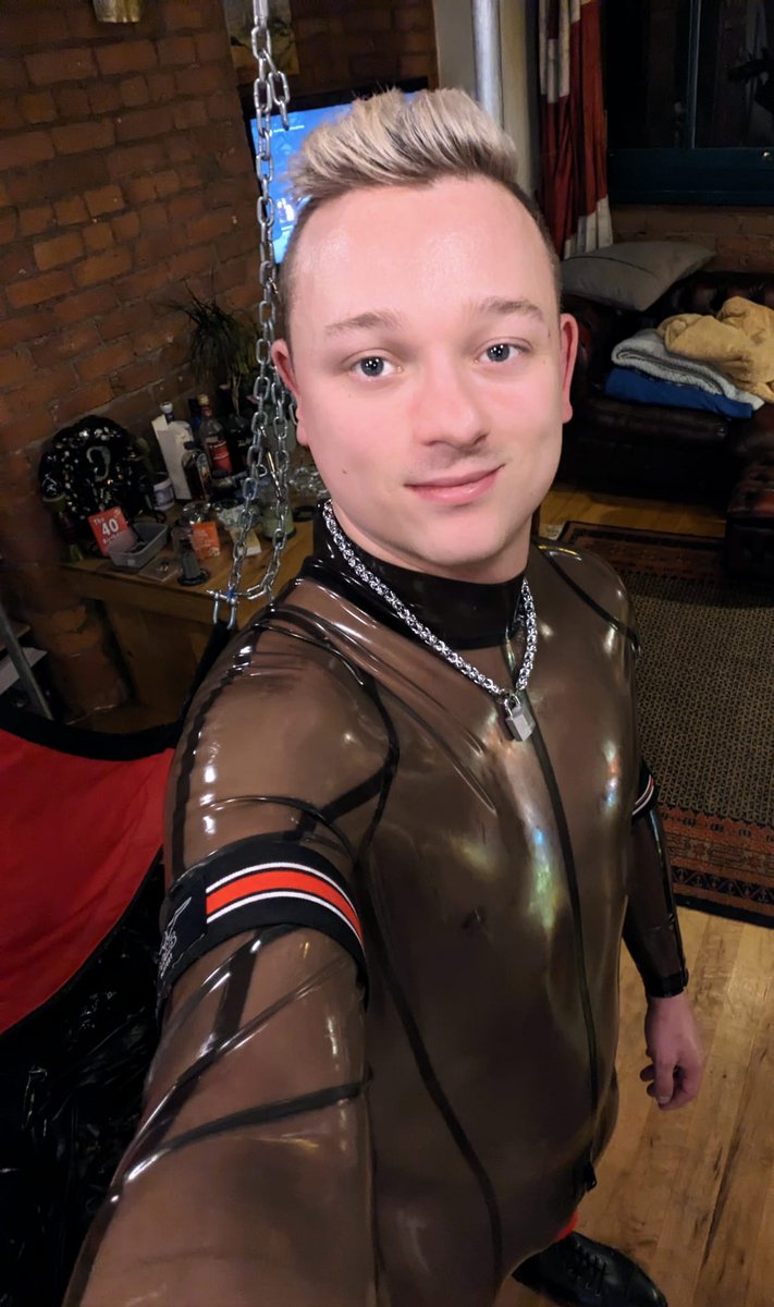 PupDapper's tweet image. didn't post this the other night. but new rubber!