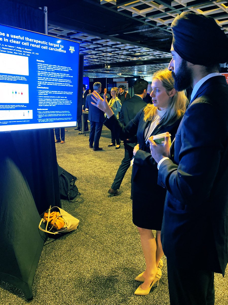 Future @MDAndersonNews @UroOnc fellow @Dr_Liz_Ellis_MD highlighting translational kidney work identifying regulators of purinergic signaling within the tumor microenvironment of ccRCC 🤓 Don’t know what that is? Dr. Ellis is here to explain. Come check it out. #SUO23 @SUO_YUO
