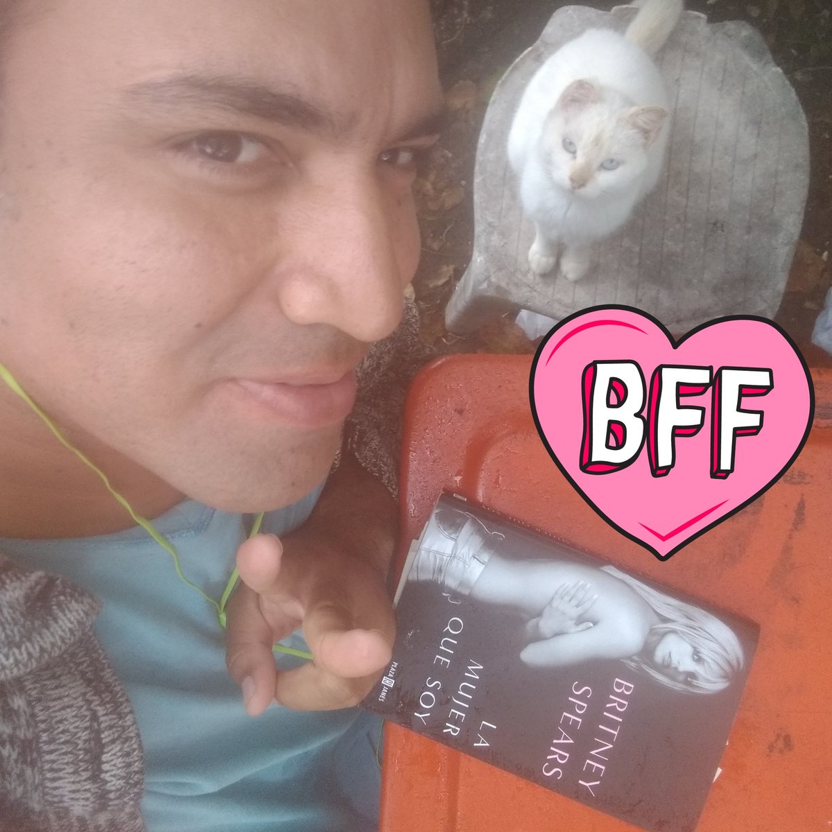 <a href="/britneyspears/">Britney Spears 🌹🚀</a> <a href="/goodreads/">Goodreads</a> <a href="/GalleryBooks/">Gallery Books</a> <a href="/simonschuster/">Simon & Schuster</a> Me and lluvia 🐈 love your #BritneyBook #TheWomanInMe  #LaMujerQueSoy 💅🏻🌺🌷🧚🏻‍♀️