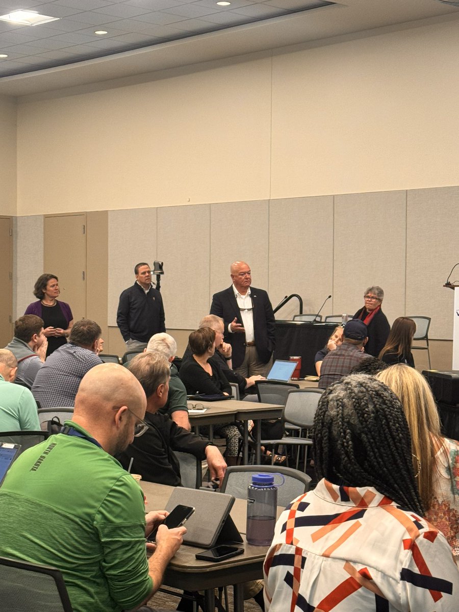KateLubrano's tweet photo. Energetic and thoughtful presentation on design of CTE space today at the ACTE Conference in Phoenix!  #VISIONCTE23 #A4LE #careerteched https://t.co/1pTaLGgNO0