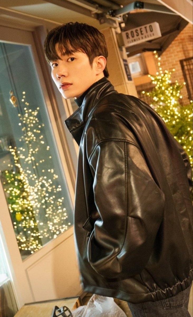 109worker's tweet image. 언제나 빛나는 내배우님💚
생일 너무너무 축하해육🎉🎉🎉

#가울과_겨을사이_사랑가득한_우현DAY
#우현이_만난_너의_생일에게
#HAPPY_WOOHYEON_DAY