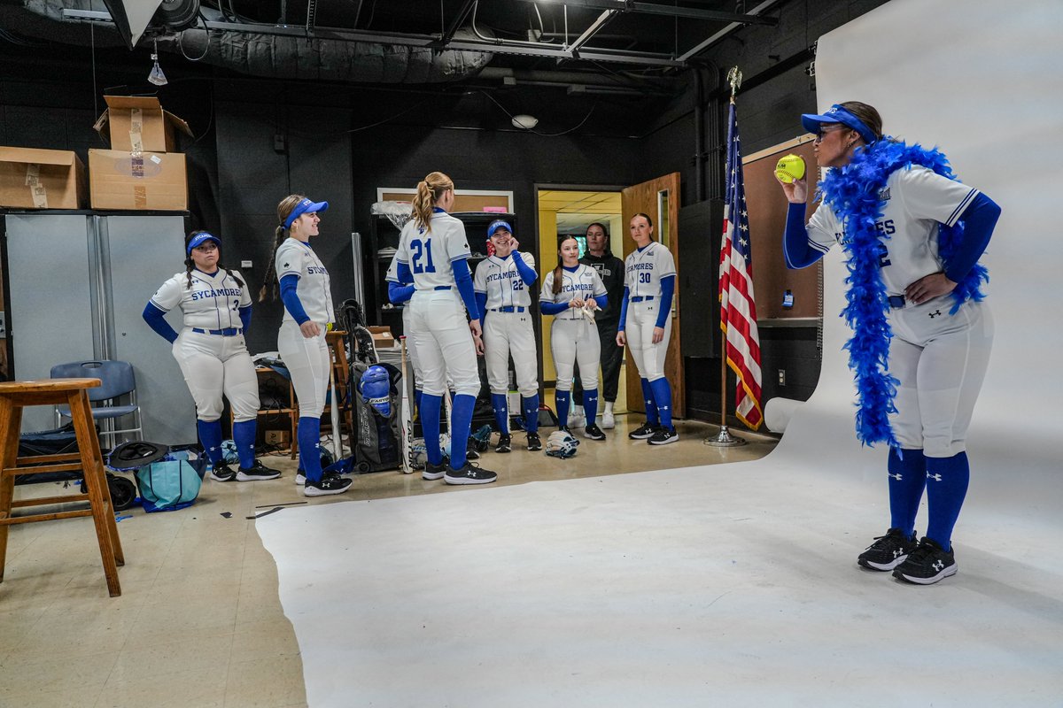 It's 📸 time!

Studio time today looking for those media pictures for the spring season!

#MarchOn