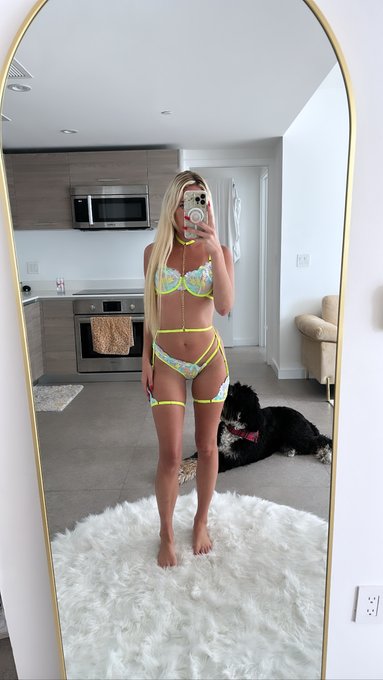 I need a hard f*cker and dry me out in bed 👅  https://t.co/1aDqvi04Jp https://t.co/zOFYw8TRzI<a href="/tag/model"class="tags"><span>#model</span></a><a href="/tag/onlyfanscreator"class="tags"><span>#onlyfanscreator</span></a>