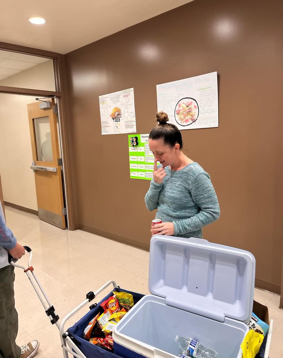 We thanked our teacher for their DECAcation today with our DECA room service! #gshsmarketing