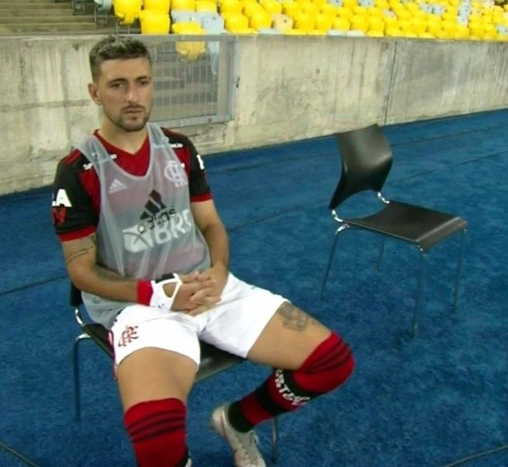 n4nar's tweet photo. Eu nao aguento mais ver jogo do flamengo mano, eu vou acabar infartando
#FLACAM https://t.co/iKvLa7Lwhd