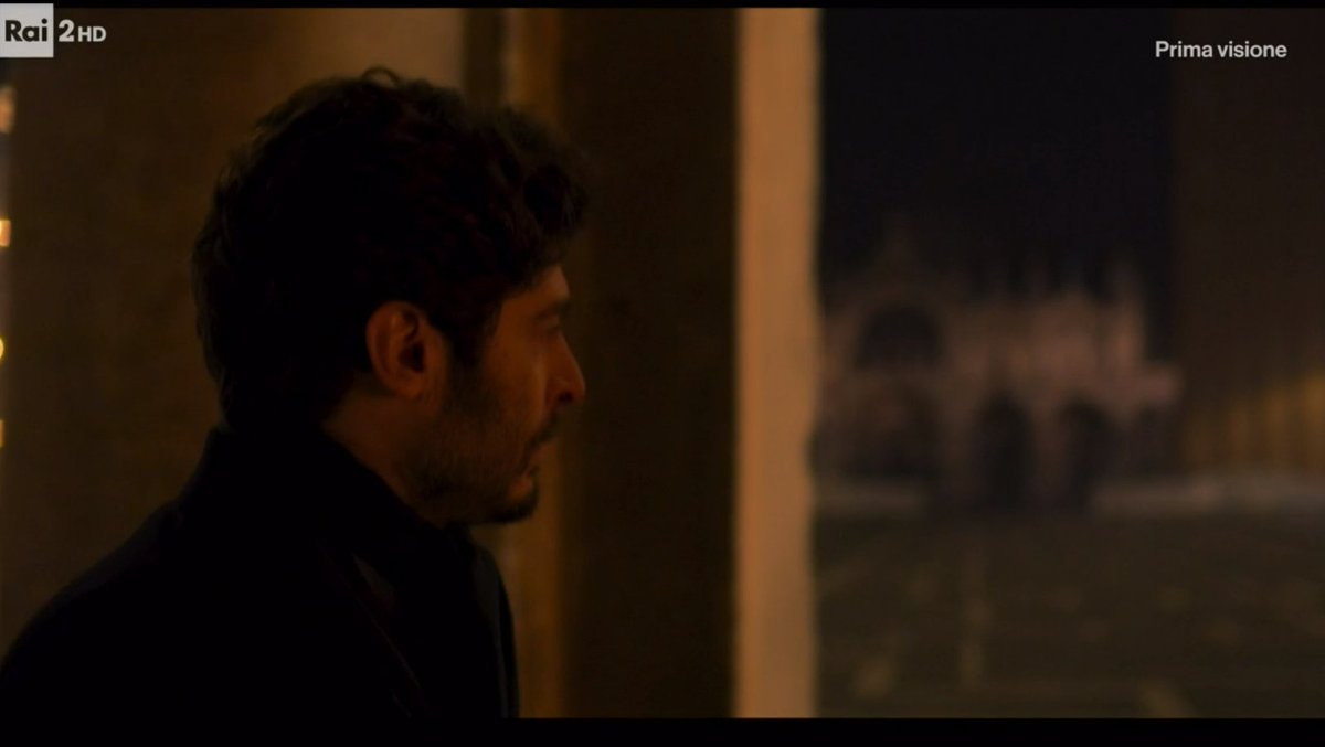 SCUSATE MA È ARRIVATO LUI ✨️
#NoiSiamoLeggenda