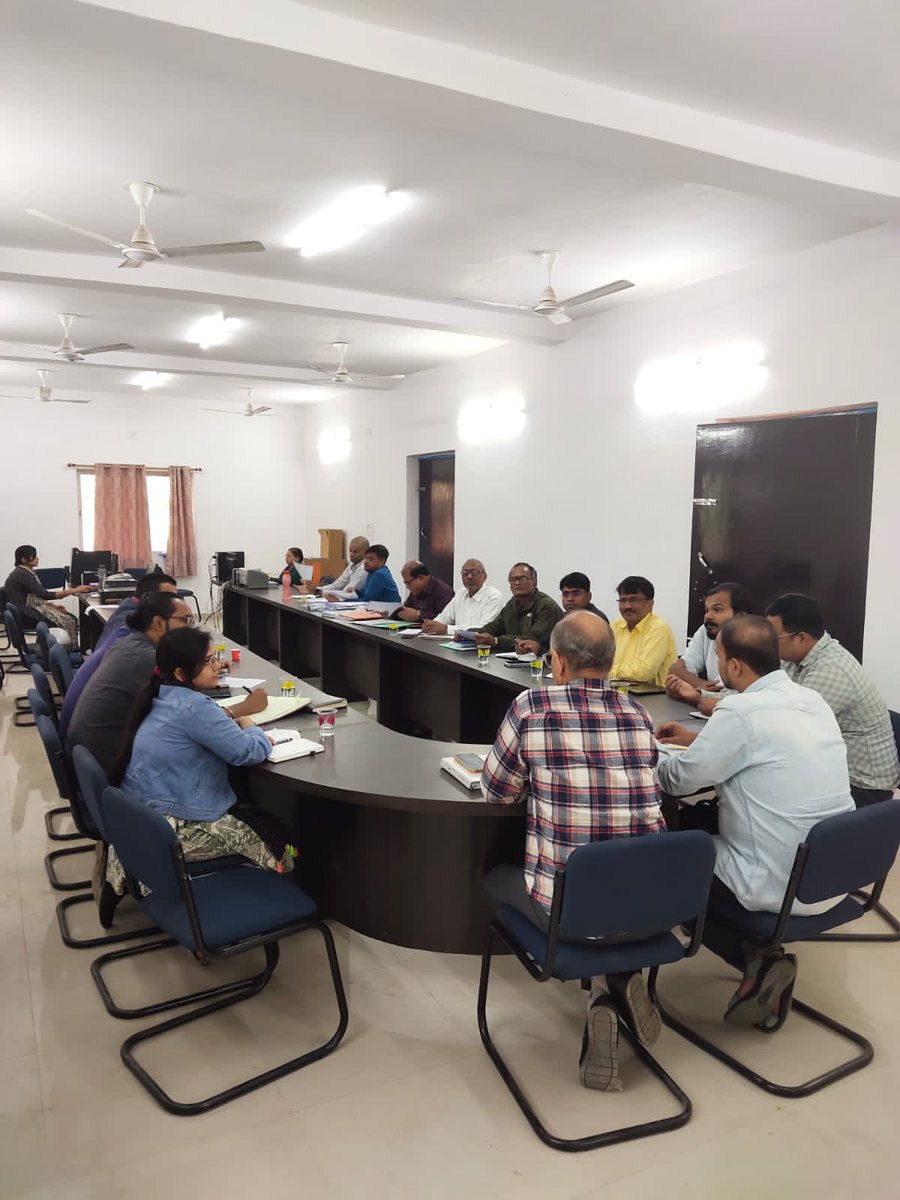 PrasannKumar12's tweet photo. Today 29.11.23,Shahabad Milk Union and it's respective districts- Bhojpur, Buxar, Kaimur and Rohtas had a meeting along with UNIONs- MD, Procurement Manager, District Supervisors and DPMs and Livestock Nodals from all 4 District.
Also, a small exposure was also done by our team. https://t.co/USblGMA94O