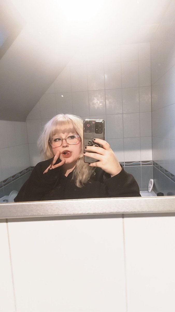 kiera tweet media