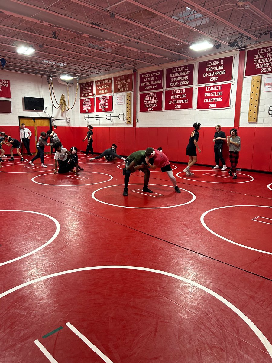 Conn_TBirds's tweet photo. Team getting ready for another season.  Two scrimmages this week to get ready for opening weekend. JV at Calhoun tomorrow and Sayville on Friday.  Varsity opens up on Saturday at Sayville.  Looking forward to another successful season. https://t.co/eWhwDwfqbo
