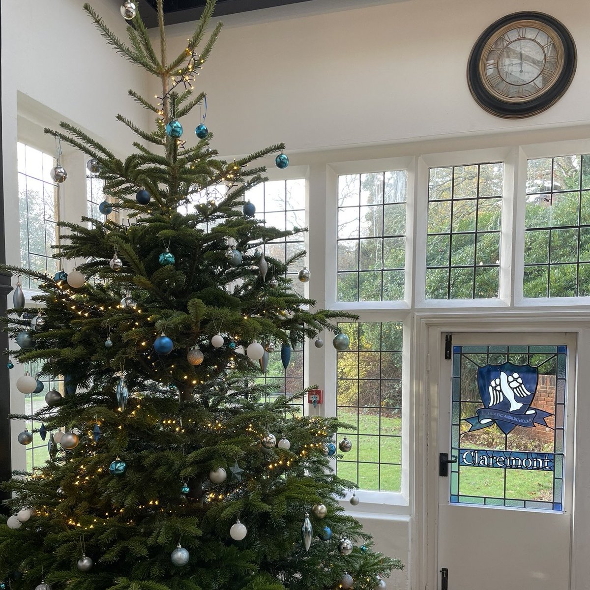teamthinking's tweet photo. Such a great morning working with the amazing Year 8 Prefects, Buddies and Head of School students at @Claremont_Sch . Exploring roles, challenges and communication skills. #prefect #prepschool #independentschool #softskills #year8 https://t.co/8Z6lMATjzu