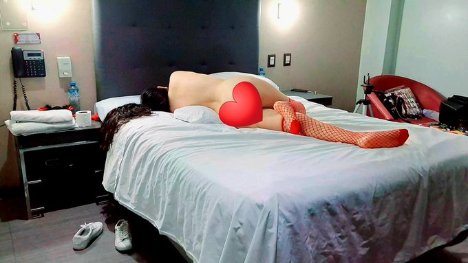 Quien dijo que grabar contenido es facil 🥵 #lachicadeloshoteles #hotel #lima #megaplaza https://t.co<a href="/tag/lachicadeloshoteles"class="tags">#lachicadeloshoteles</a><a href="/tag/hotel"class="tags"><span>#hotel</span></a><a href="/tag/lima"class="tags"><span>#lima</span></a><a href="/tag/megaplaza"class="tags"><span>#megaplaza</span></a>