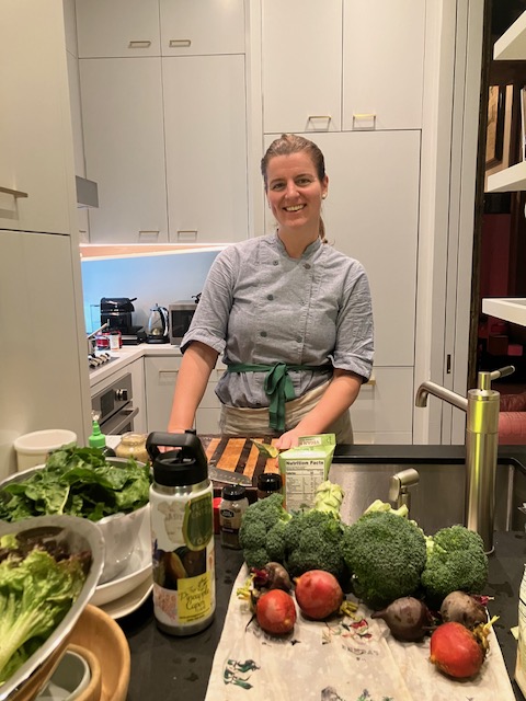 cindygallop's tweet photo. There's something happening at #theskyapartment... @thewiesuite @deepoku @TheCulinistas @AvianaWines Aplos @GraceRoseFarm #tableforeight https://t.co/geDnzMMA68