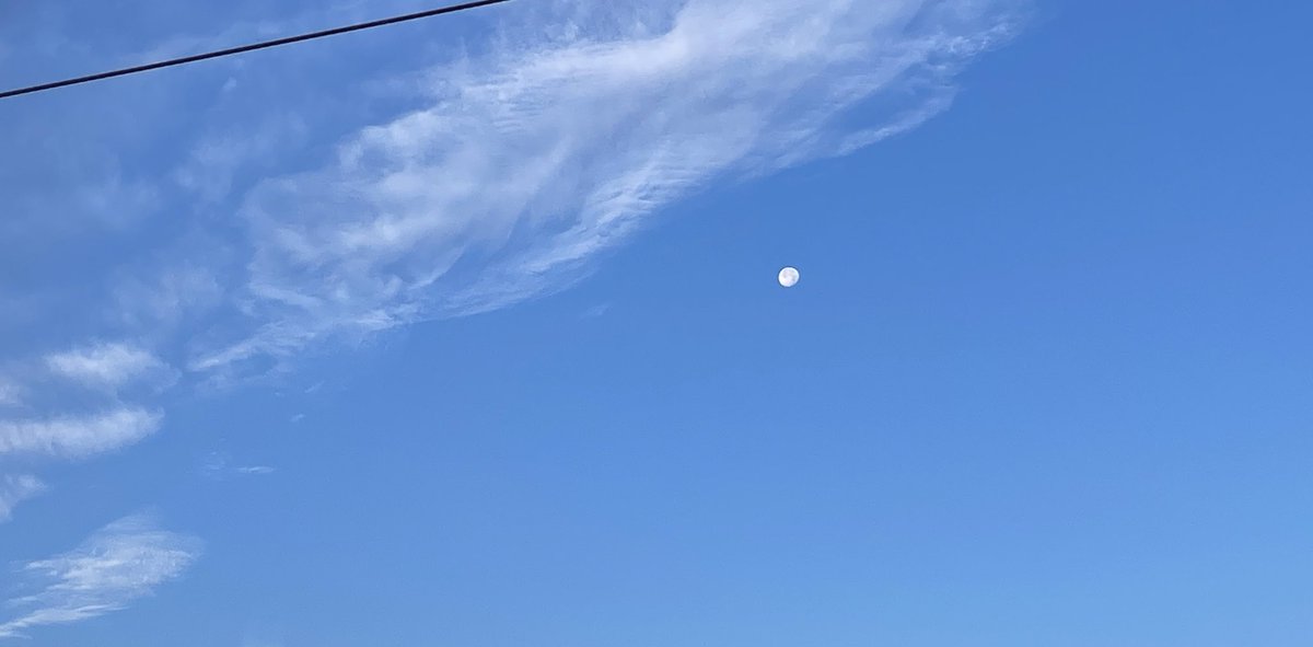 lala_renge's tweet photo. 冬の朝
見送る先に
待つ幸よ
#おはようございます
#Lette... #本日の空 https://t.co/wBFv2bseeW
