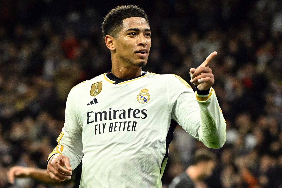 FabrizioRomano's tweet photo. 🤍 “It looks like you were born to play for Real Madrid…”, Prime Video asking.

🏴󠁧󠁢󠁥󠁮󠁧󠁿 Jude Bellingham: “Yes, I think so too. I love the responsability, the pressure — I enjoy that. My teammates help me a lot also”. https://t.co/ma7ZcFSbcj