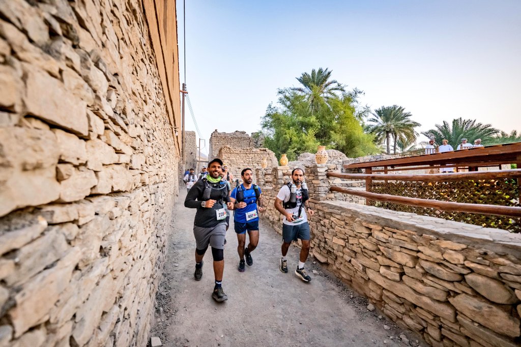 أحمد بن سعيد الفارسي tweet media