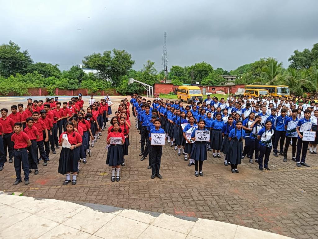 KrishnaPublicS4's tweet photo. Voting Awareness Program

#KrishnaPublicSchoolKoniBilaspurStudents Krishan Public School, Koni, Bilaspur taking the oath on Road and Travelling Safety!
@manojsinha812

@YASMinistry
@NSSRDBhopal
@_NSSIndia
@JPverma_collage
@SPBilaspurhp
@SPBilaspurhp

#KPSBilaspur https://t.co/ZexYKZIPFc