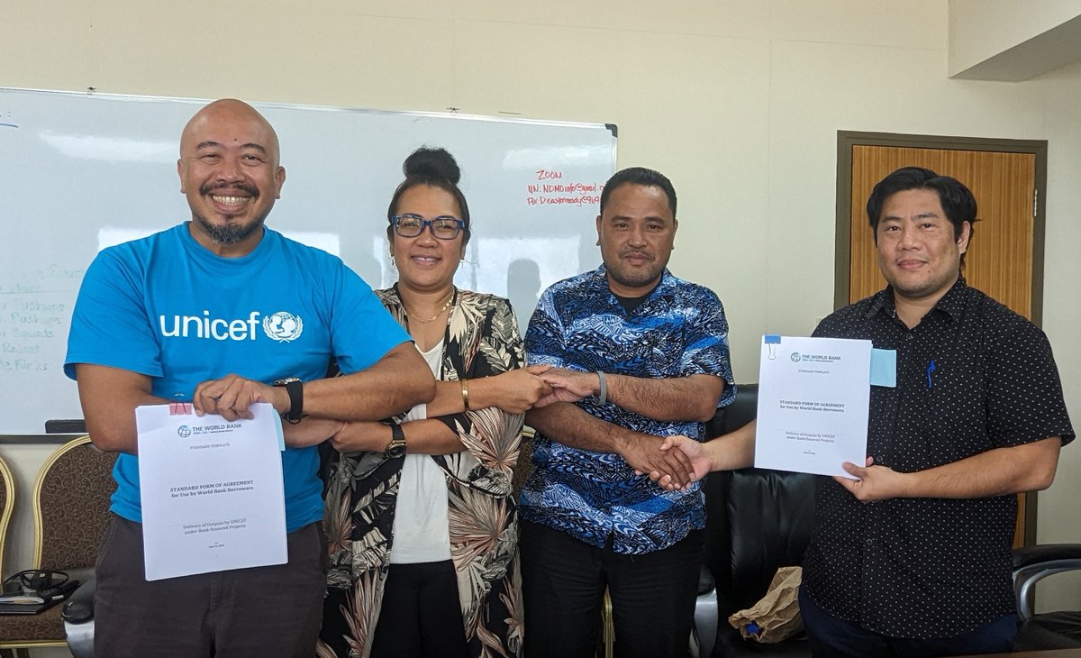UNICEFPacific's tweet photo. Thanks to funding support from @WorldBank, UNICEF signed a USD1.1m agreement with the RMI Govt.

The 2-year partnership towards early childhood development programme will strengthen efforts to give children the best start in life.

For every child, making early moments matter 💙 https://t.co/4dB5YAyYgf