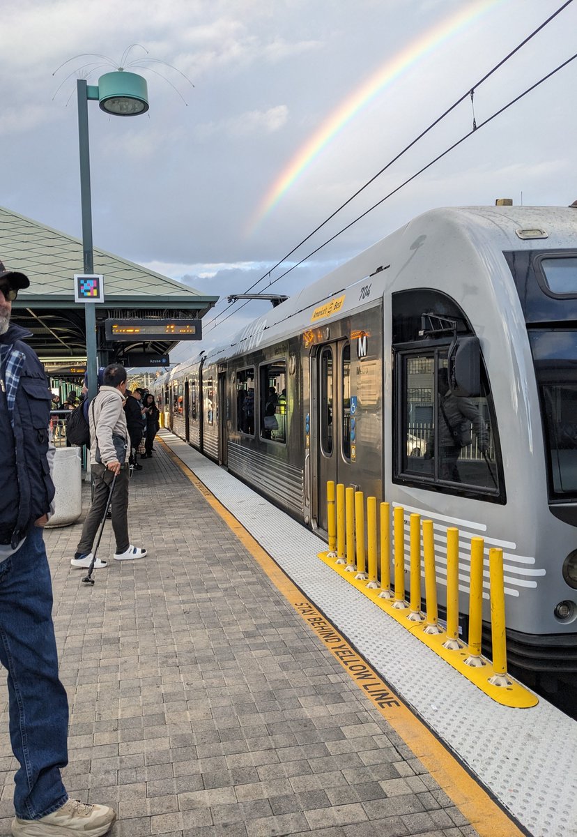 I found the gold (line) at the end of the🌈on my afternoon commute! <a href="/metrolosangeles/">Metro Los Angeles</a>