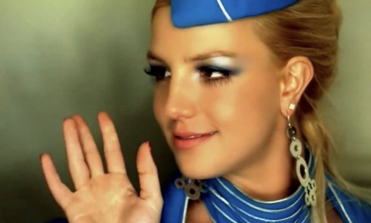 NWOdeathspiral's tweet image. NWO scumbags in politics and business all over the world are retrieving long-held sealed envelopes from under beds or office safes today. To finally learn the instructions for the final act.

#trilateralcommission 
#Kissinger