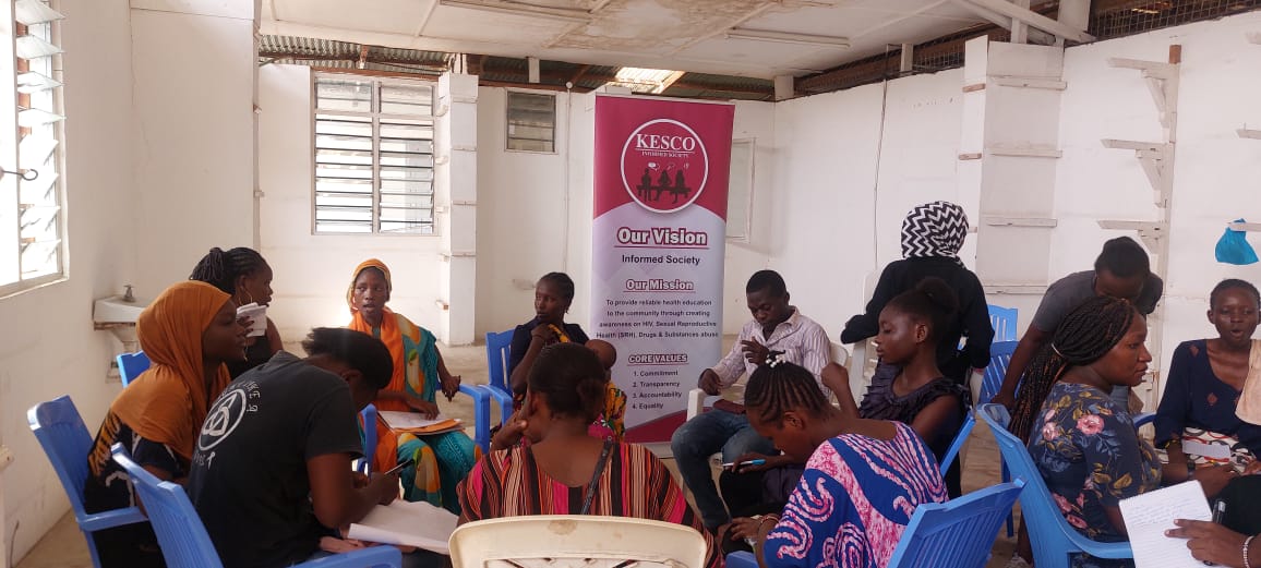 SrhKenya's tweet photo. KESCO engaged young people in Unleashing the Power of Peer Counseling and vital role of Healthy Relationships.
#16 days of activism against gender based violence
@Life_Yangu 
@DSWKenya https://t.co/WAIOieFnj4